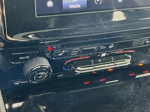 Used 2023 Jeep Grand Cherokee L Laredo image 19