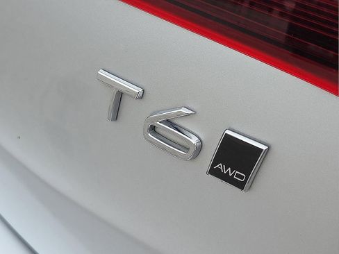 Used 2019 Volvo S90 T6 Momentum w/ Protection Package Premier image 8