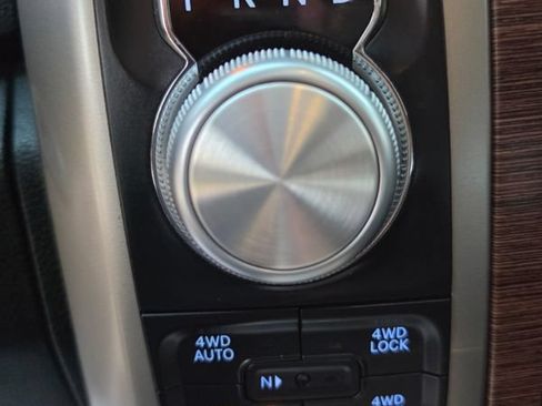 Used 2018 RAM 1500 Laramie w/ Convenience Group AWD/4WD image 13