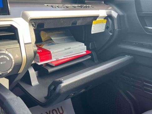 Certified 2025 Toyota Tacoma TRD Off-Road image 30