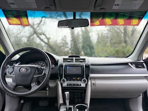 Used 2012 Toyota Camry LE image 4