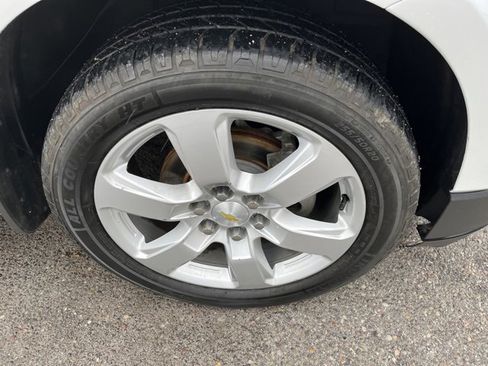 Used 2017 Chevrolet Traverse LT w/ Style and Technology Package image 16