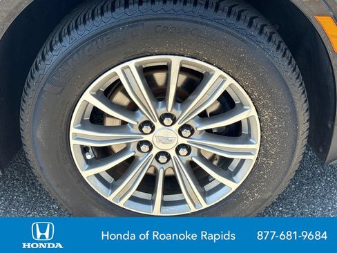 Used 2017 Cadillac XT5 Luxury w/ Driver Awareness Package FWD image 12