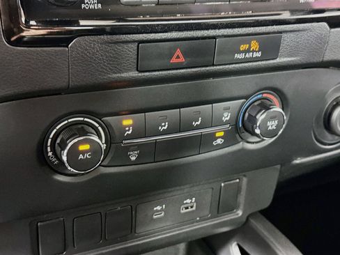 Used 2022 Nissan Frontier SV AWD/4WD image 15