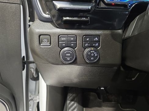 Used 2024 Chevrolet Silverado 2500 High Country w/ High Country Premium Package image 27