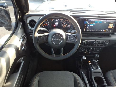 Used 2024 Jeep Wrangler Sport S image 7