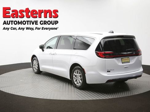 Used 2024 Chrysler Pacifica Touring-L FWD image 66