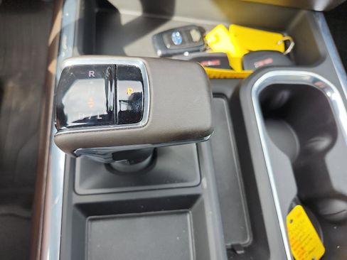 Used 2025 GMC Sierra 1500 SLT w/ SLT Premium Plus Package image 24