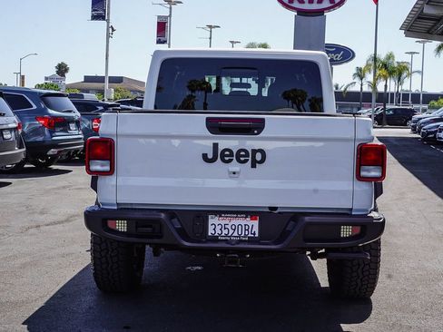 Used 2024 Jeep Gladiator Sport AWD/4WD image 6