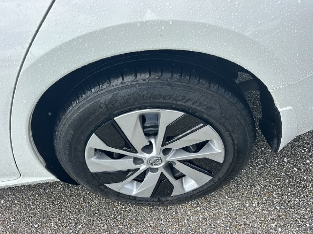 Used 2025 Nissan Altima 2.5 S FWD image 10