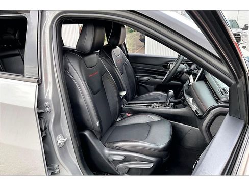 Used 2023 Jeep Compass Trailhawk image 8