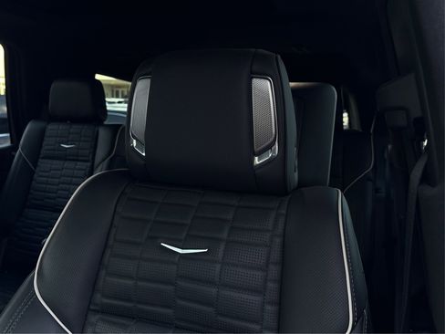 Used 2025 Cadillac Escalade V image 32