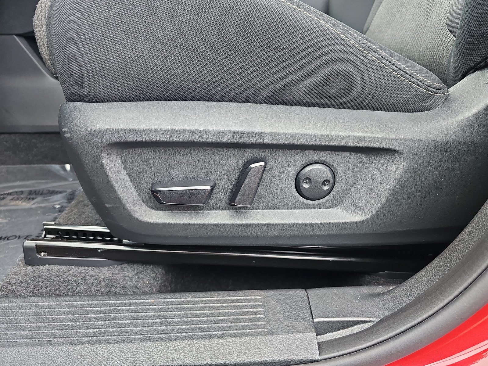 Used 2026 Nissan Rogue SV FWD image 25