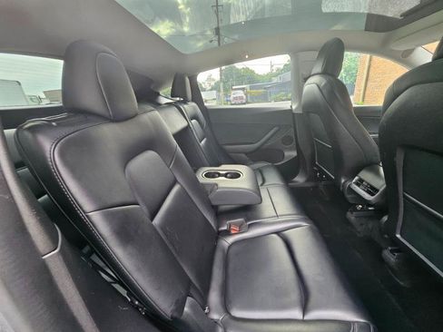 Used 2022 Tesla Model Y Long Range AWD/4WD image 64