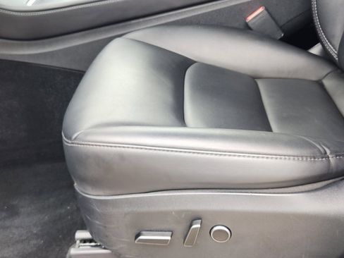 Used 2023 Tesla Model Y Performance image 23