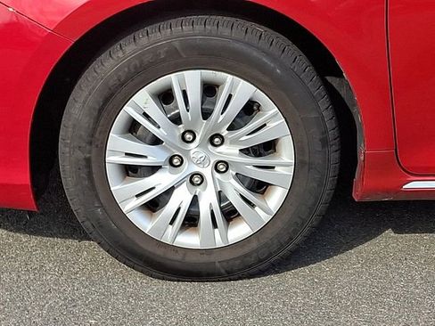 Used 2014 Toyota Camry LE image 8