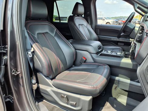 Used 2023 Ford Expedition Limited AWD/4WD image 6