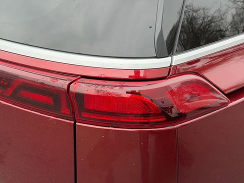 Used 2024 Kia Carnival LX image 6