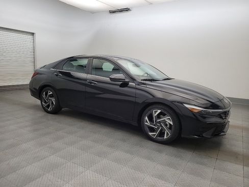 Used 2024 Hyundai Elantra SEL w/ Convenience Package image 11