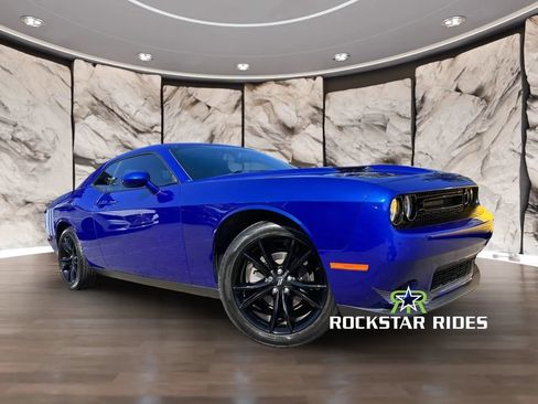 Used 2018 Dodge Challenger SXT w/ Blacktop Package RWD image 15