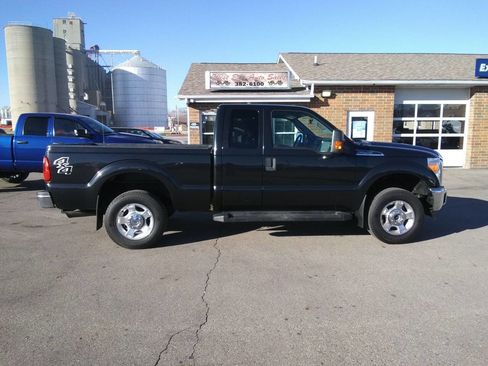Used 2014 Ford F250 XLT image 2