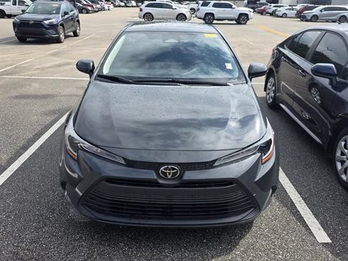 Used 2023 Toyota Corolla LE FWD image 2