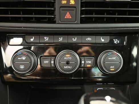 Used 2024 Volkswagen Jetta SE FWD image 14
