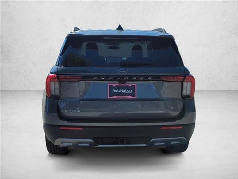 New 2026 Ford Explorer Active w/ Active Comfort Package image 8