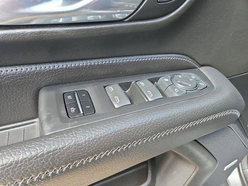 Used 2024 GMC Yukon XL Denali RWD image 23