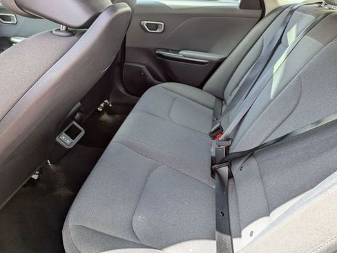 Used 2025 Kia K4 LXS image 26