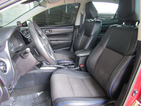 Used 2017 Toyota Corolla SE FWD image 8