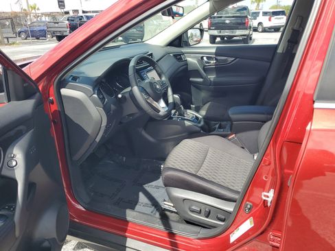 Certified 2020 Nissan Rogue SV w/ Premium Package image 13