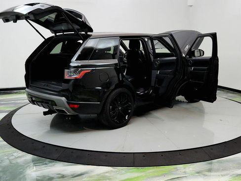 Used 2020 Land Rover Range Rover Sport SE image 11