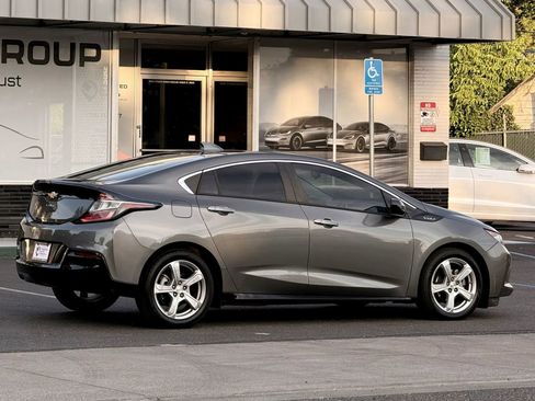 Used 2017 Chevrolet Volt LT FWD image 8