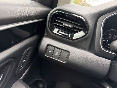 Used 2025 Honda Pilot Touring image 30