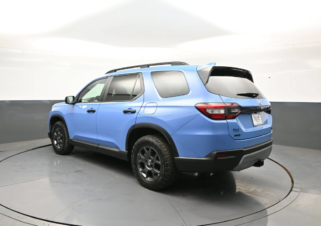 Certified 2024 Honda Pilot TrailSport image 8