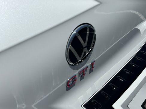 New 2026 Volkswagen Golf SE FWD image 23