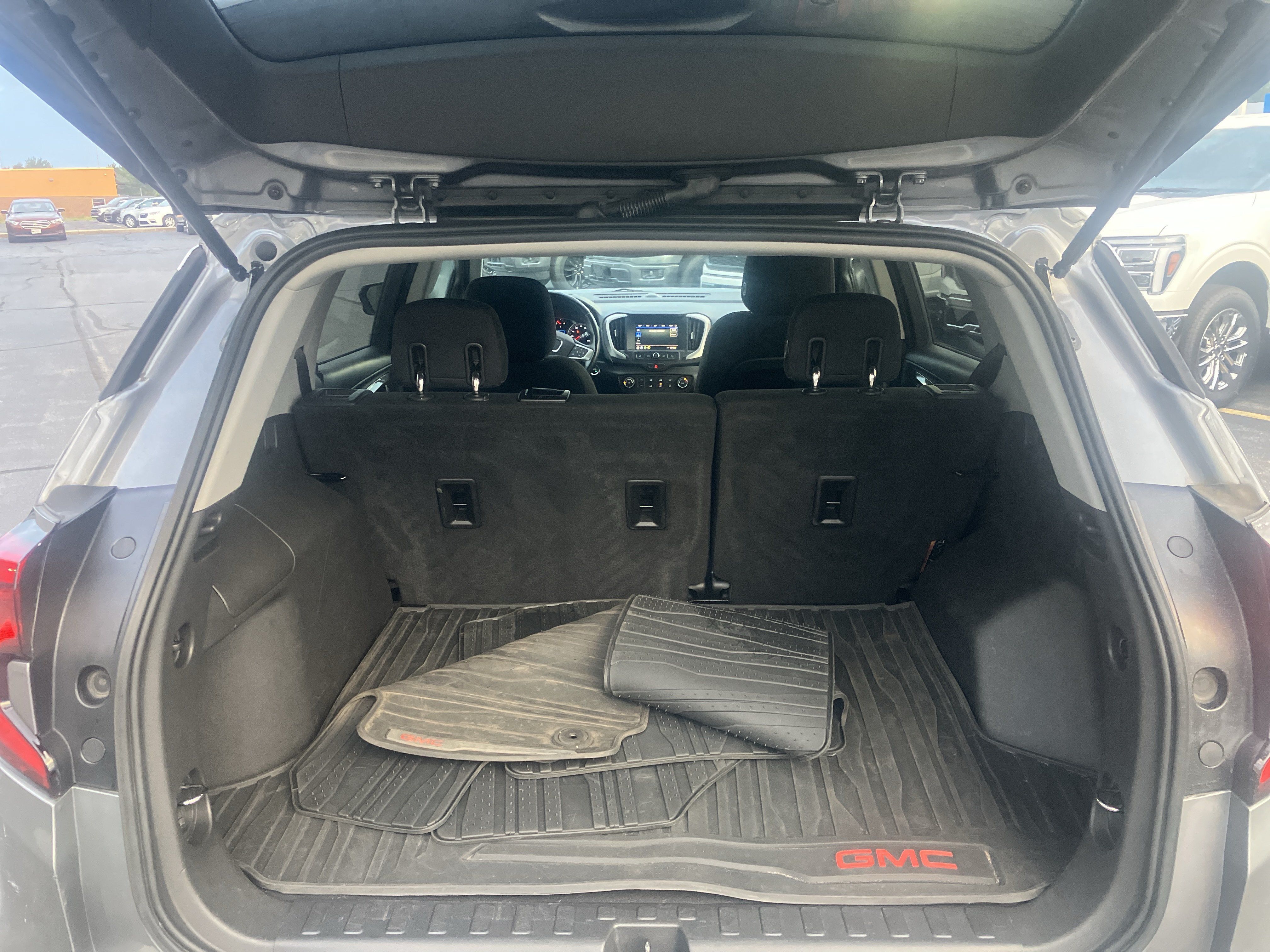 Used 2020 GMC Terrain SLE FWD image 12