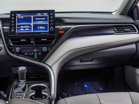 Used 2024 Toyota Camry XLE FWD image 18