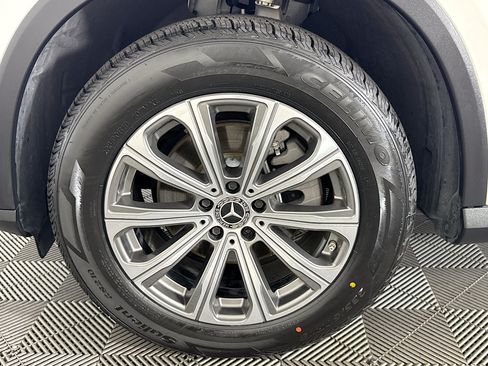 Used 2023 Mercedes-Benz GLC 300 image 35