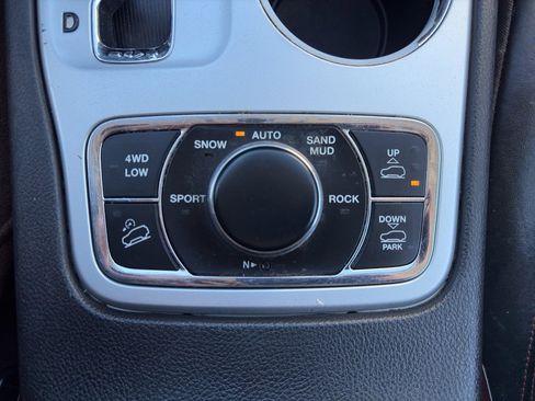 Used 2013 Jeep Grand Cherokee Trailhawk image 26