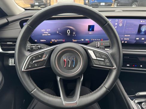 Used 2024 Buick Envision Preferred image 18