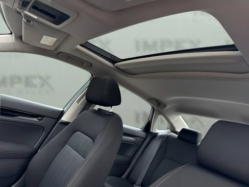 Used 2023 Honda Civic EX image 10