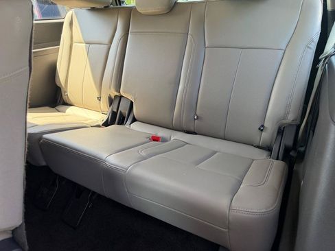 Used 2019 Ford Expedition XLT w/ Equipment Group 202A RWD image 14