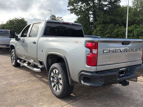 Used 2025 Chevrolet Silverado 2500 Custom w/ Custom Value Package AWD/4WD image 2