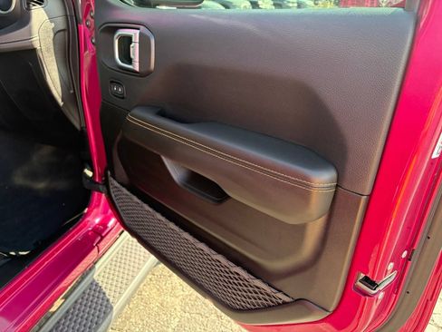 Used 2024 Jeep Wrangler Unlimited Sahara w/ Safety Group AWD/4WD image 11