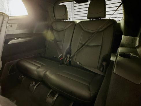 Used 2025 Cadillac XT6 Premium Luxury image 30