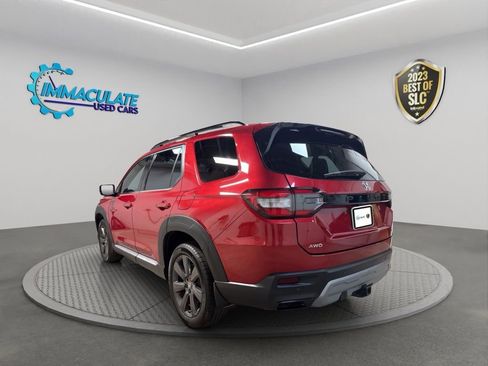 Used 2023 Honda Pilot Touring image 2