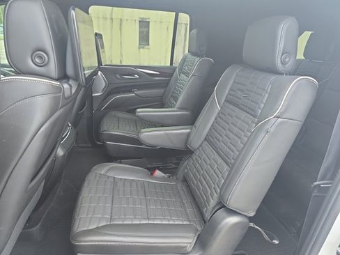 Certified 2023 Cadillac Escalade ESV Sport Platinum image 15