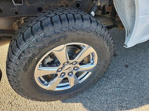Used 2018 Ford F150 XLT w/ Equipment Group 302A Luxury AWD/4WD image 39